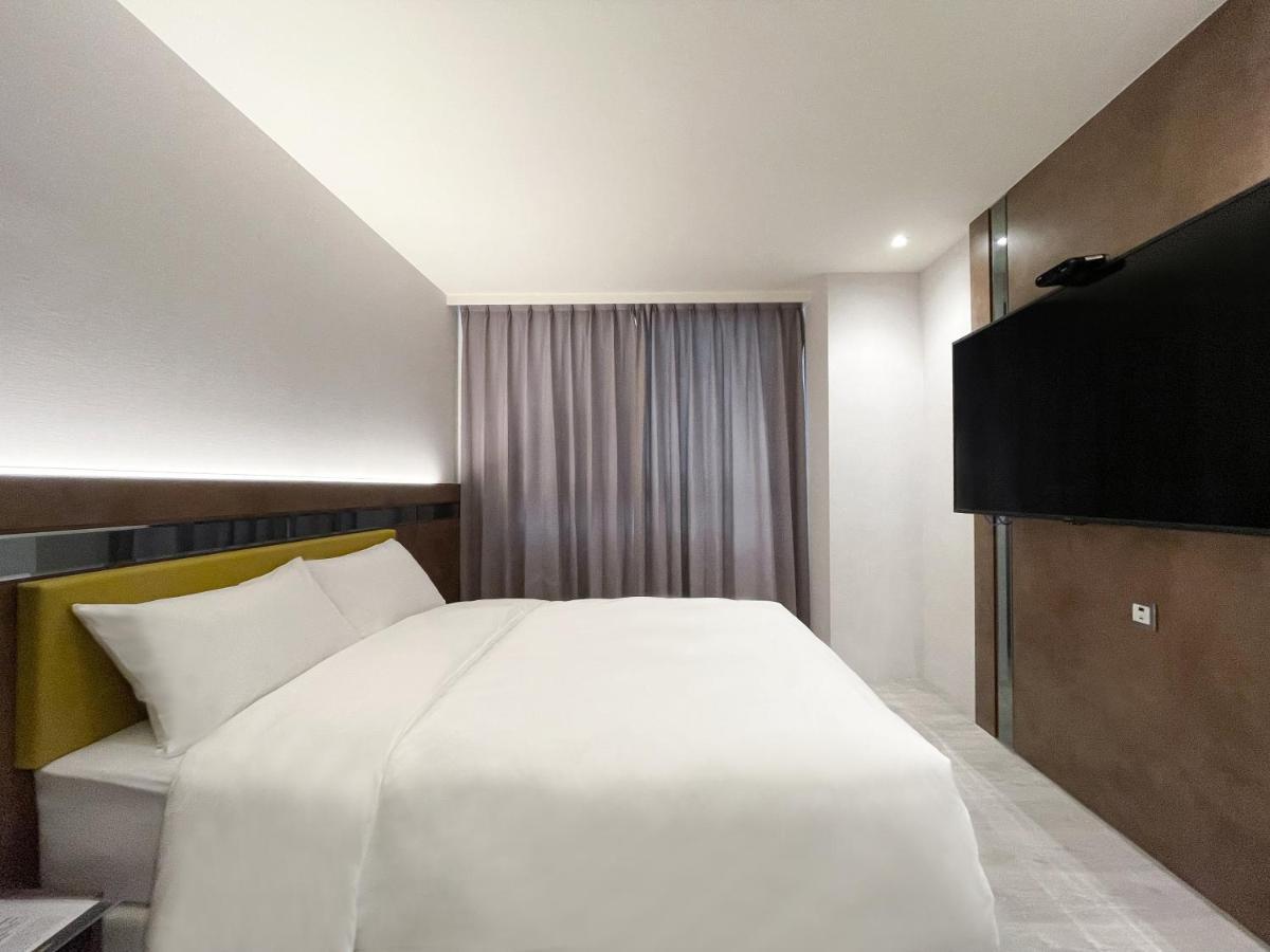 Check Inn Taichung Qinghai Екстер'єр фото