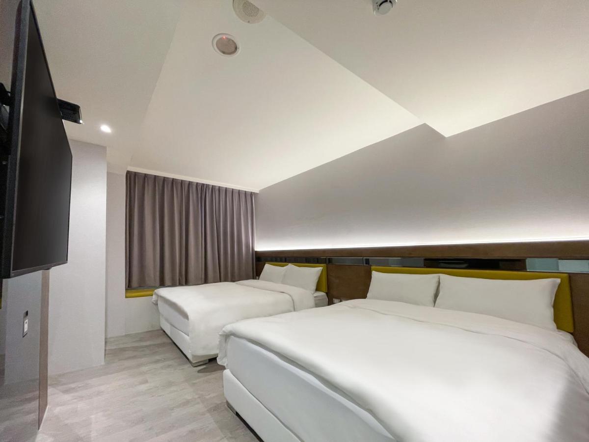 Check Inn Taichung Qinghai Екстер'єр фото