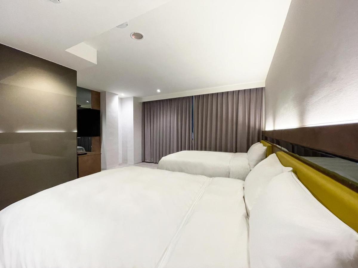 Check Inn Taichung Qinghai Екстер'єр фото